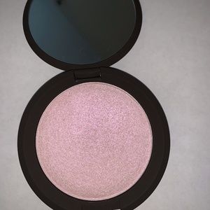 Becca- "Prismatic Amethyst" Skin Perfector